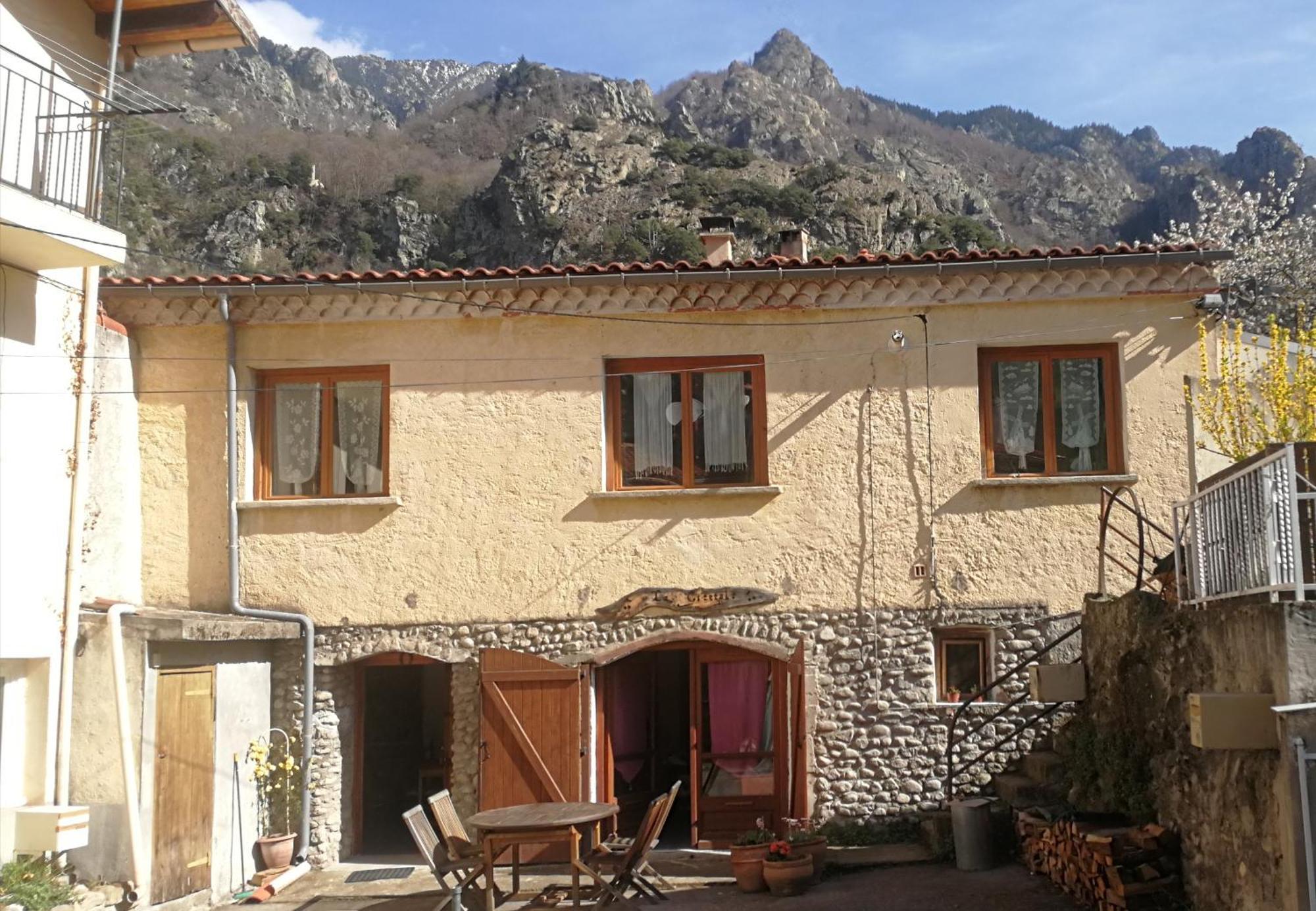 La Cirerole Hotel Casteil Kültér fotó